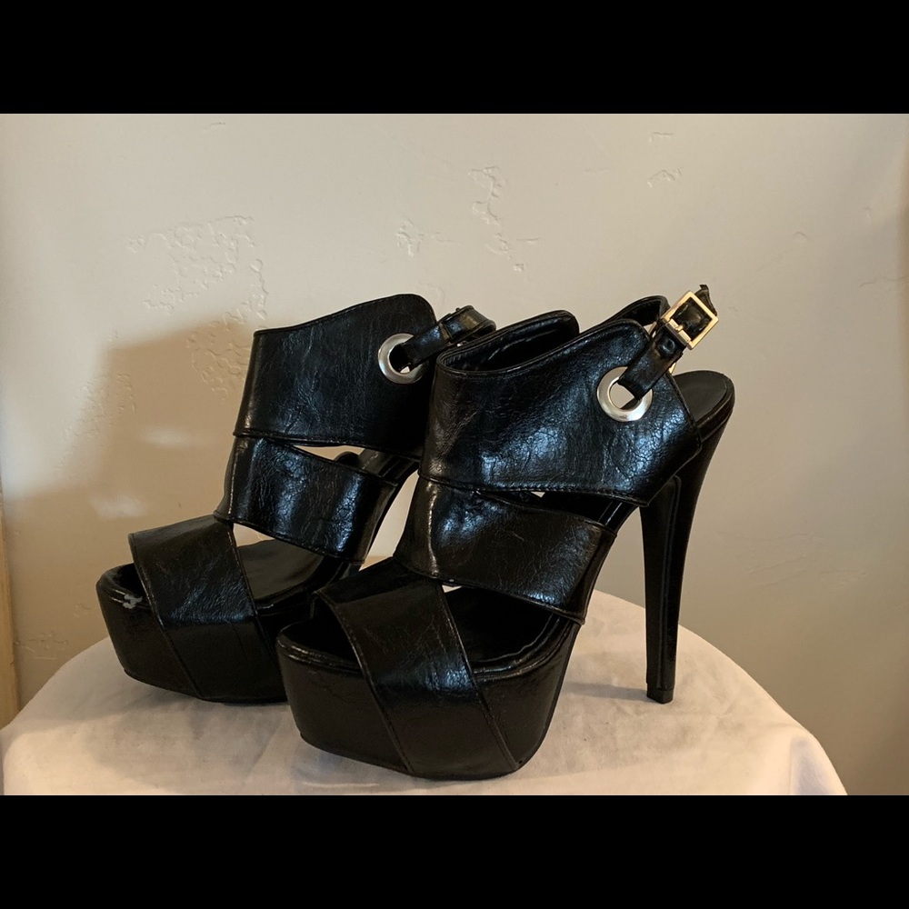Cute heels size 6
